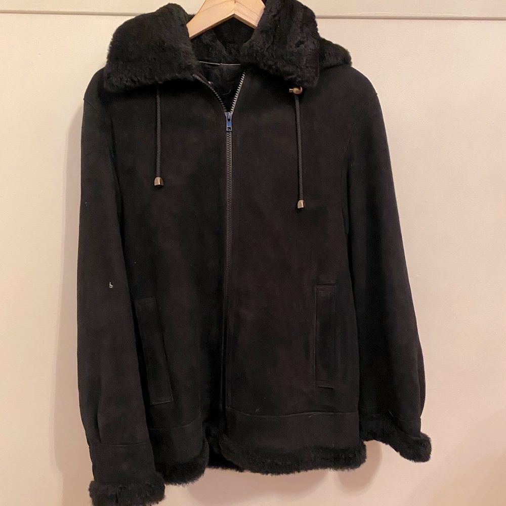 EUC black genuine shearling jacket w hood - Small